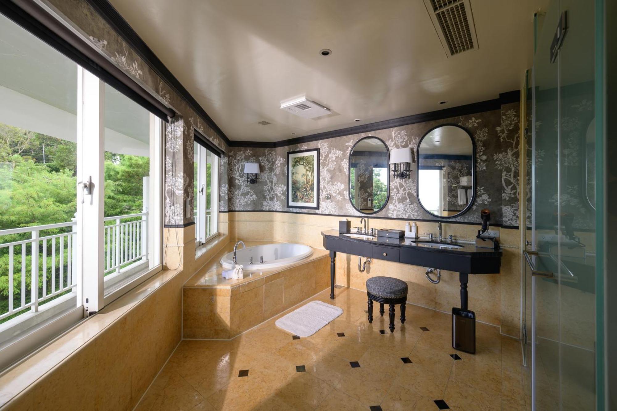 Hualien Farglory Hotel Yanliau Rom bilde A bathroom in a hotel