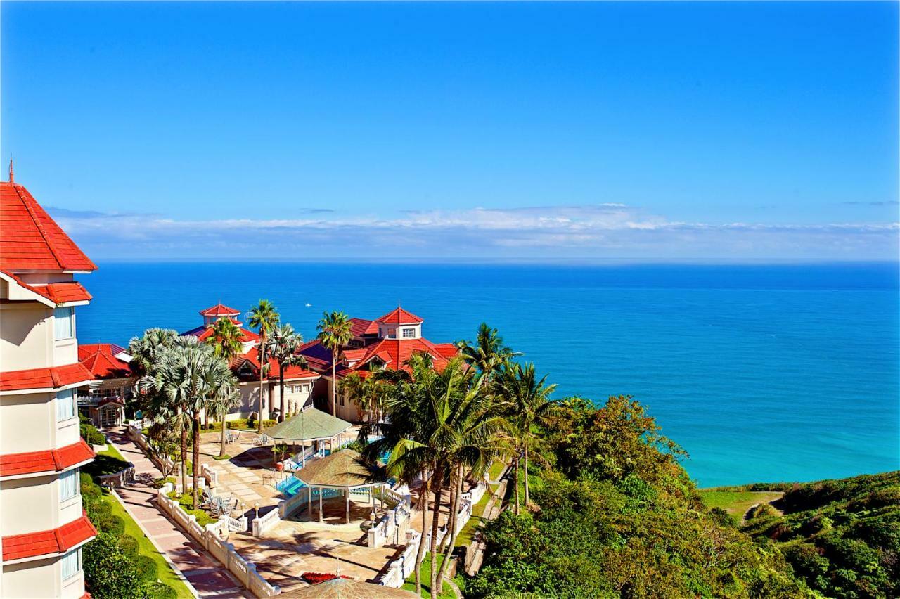 Hualien Farglory Hotel Yanliau Eksteriør bilde View of the ocean from the resort